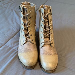 New Dirty Laundry Flat Boots
